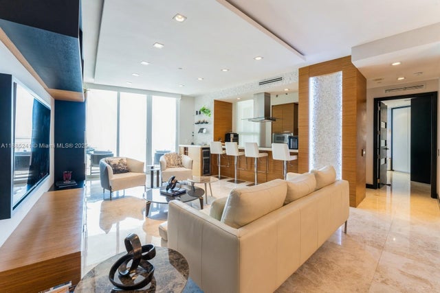 4 of 21 - 808 Brickell Key 1406, Miami, FL