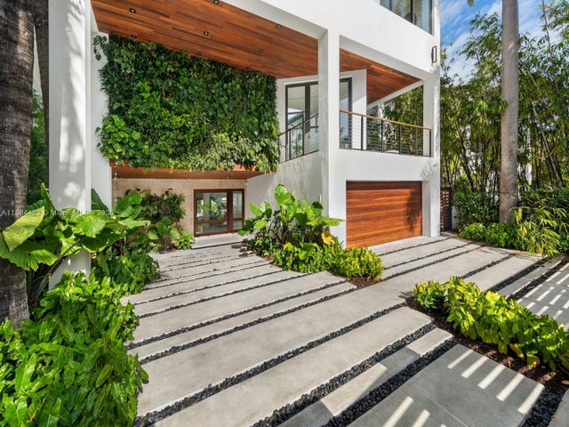 5 of 33 - 1755 Fairhaven Pl, Miami, FL