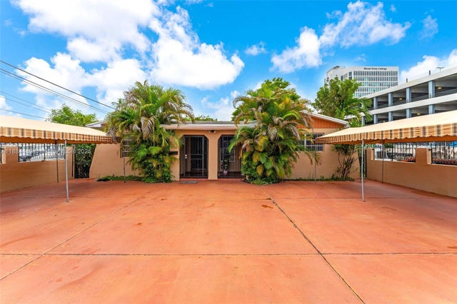 3 of 23 - 2524 Sw 6th St, Miami, FL