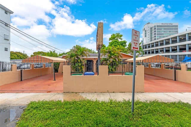 5 of 23 - 2524 Sw 6th St, Miami, FL