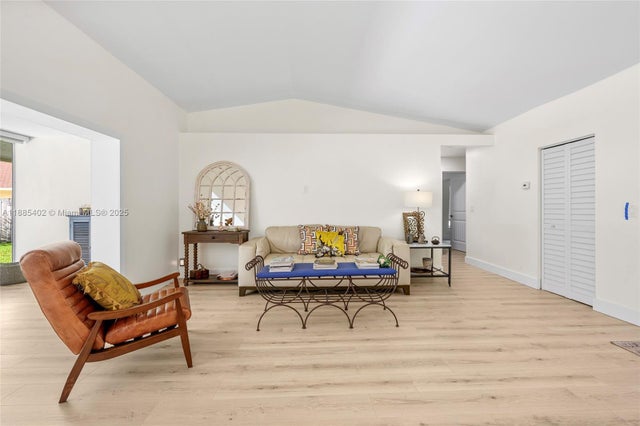 3 of 29 - 10445 Nw 31st Ct, Sunrise, FL