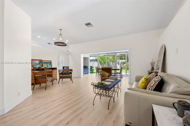 4 of 29 - 10445 Nw 31st Ct, Sunrise, FL