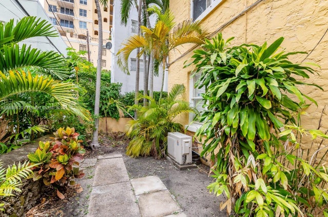 5 of 7 - 126 Mendoza Ave 5, Coral Gables, FL