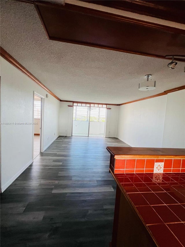 4 of 14 - 16400 Ne 17th Ave 701, North Miami Beach, FL