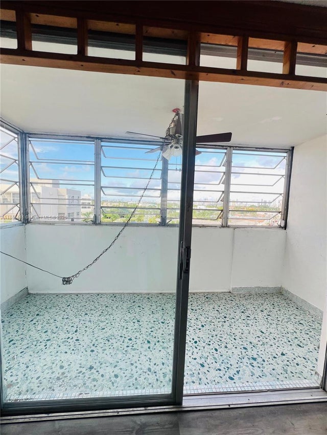 5 of 14 - 16400 Ne 17th Ave 701, North Miami Beach, FL