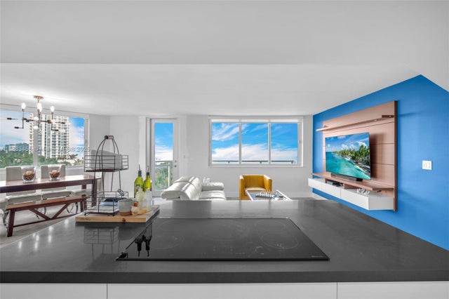 3 of 24 - 7135 Collins Ave 736, Miami Beach, FL