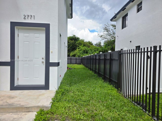 3 of 16 - 2771 Nw 43rd Ter, Miami, FL