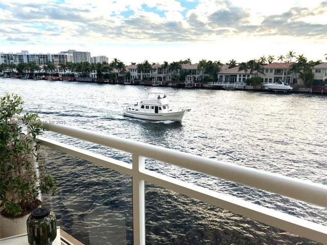5 of 35 - 1600 S Ocean Dr 3d, Hollywood, FL