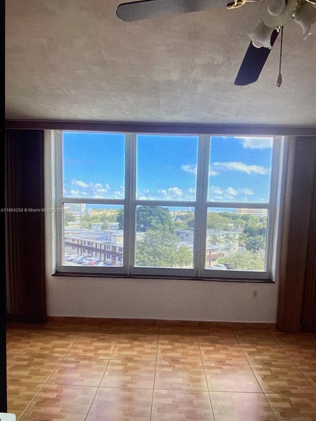 4 of 8 - 1475 Ne 125th Ter 607b1, North Miami, FL