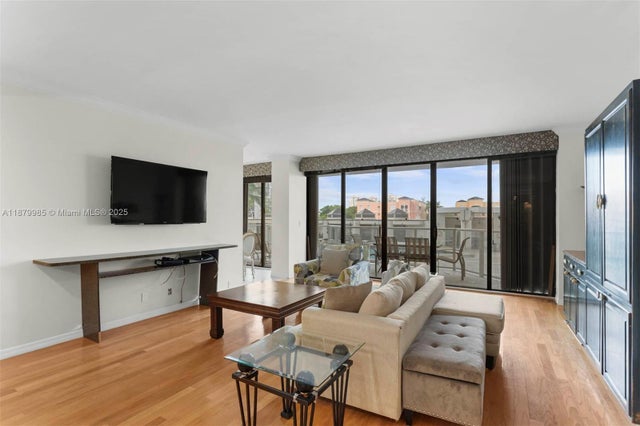4 of 23 - 19500 Turnberry Way 3c, Aventura, FL