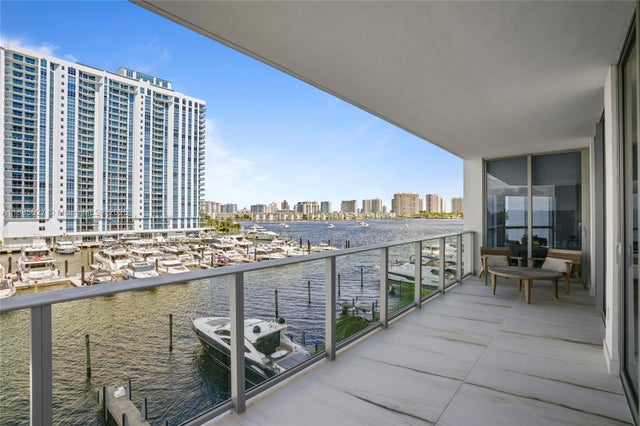1 of 53 - 17111 Biscayne Blvd 401, North Miami Beach, FL