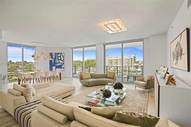 2 of 53 - 17111 Biscayne Blvd 401, North Miami Beach, FL