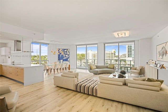 3 of 53 - 17111 Biscayne Blvd 401, North Miami Beach, FL