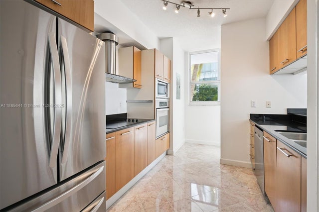 4 of 20 - 5970 Indian Creek Dr 302, Miami Beach, FL