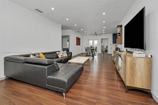 3 of 39 - 335 Romano Ave, Coral Gables, FL