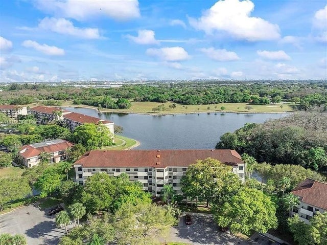 2907 S Carambola Cir S 206, Coconut Creek