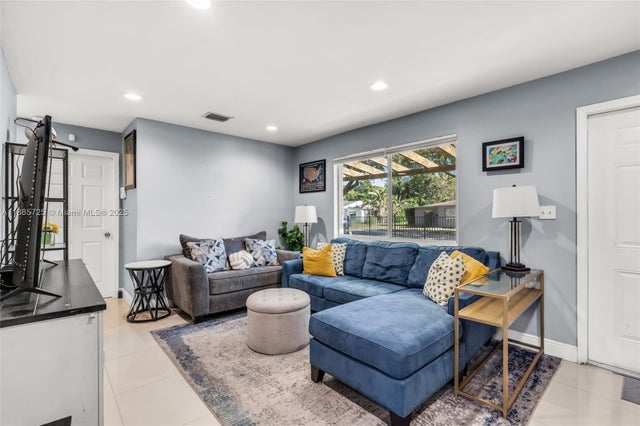 3 of 21 - 125 Nw 127th St, North Miami, FL