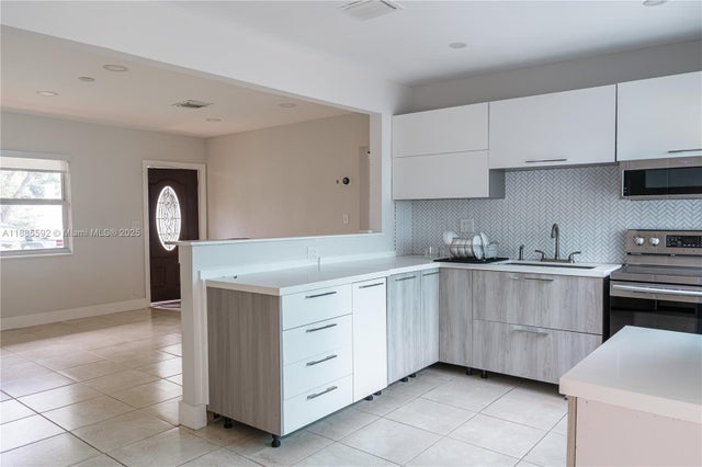 2 of 19 - 2842 Jackson St, Hollywood, FL
