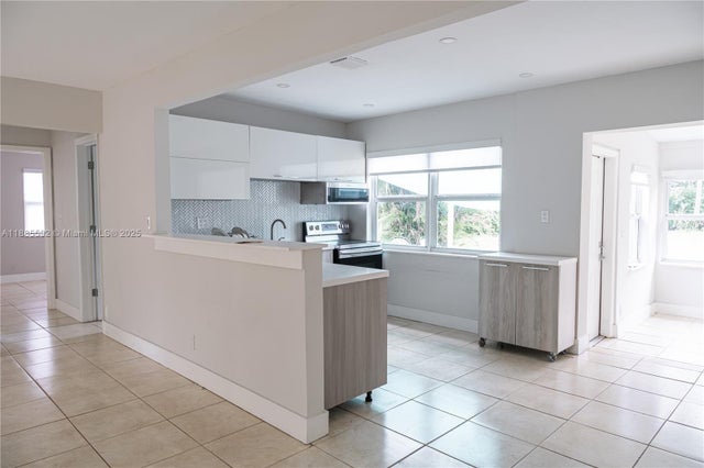3 of 19 - 2842 Jackson St, Hollywood, FL