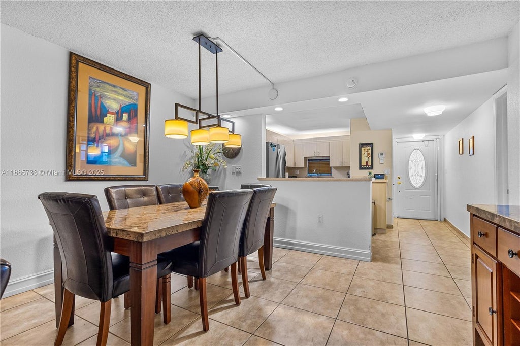 711 S Hollybrook Dr 210, Pembroke Pines