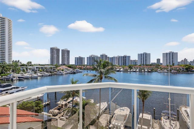 1 of 82 - 3610 Yacht Club Dr 508, Aventura, FL