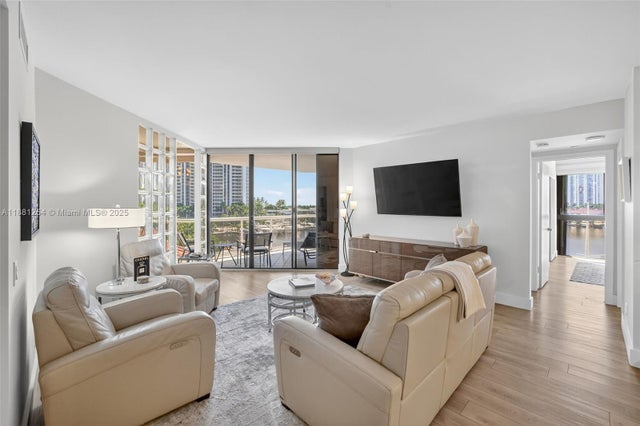 2 of 82 - 3610 Yacht Club Dr 508, Aventura, FL