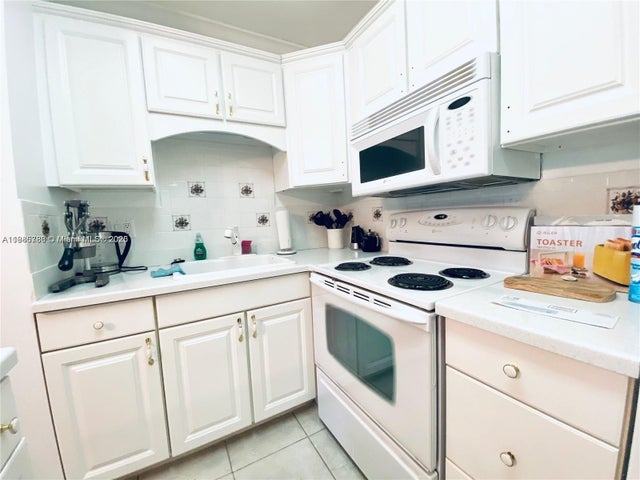 5 of 13 - 1520 Mckinley St 216e, Hollywood, FL