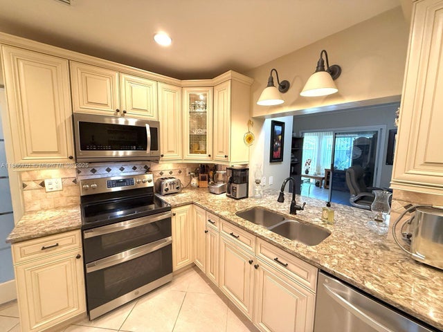 2 of 32 - 230 Se 4th St, Dania Beach, FL