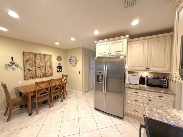 3 of 32 - 230 Se 4th St, Dania Beach, FL