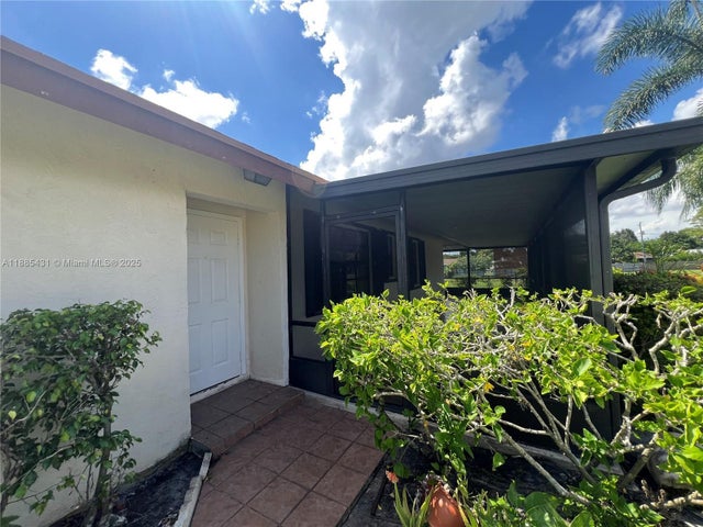 4 of 44 - 5445 Mendoza St, West Palm Beach, FL