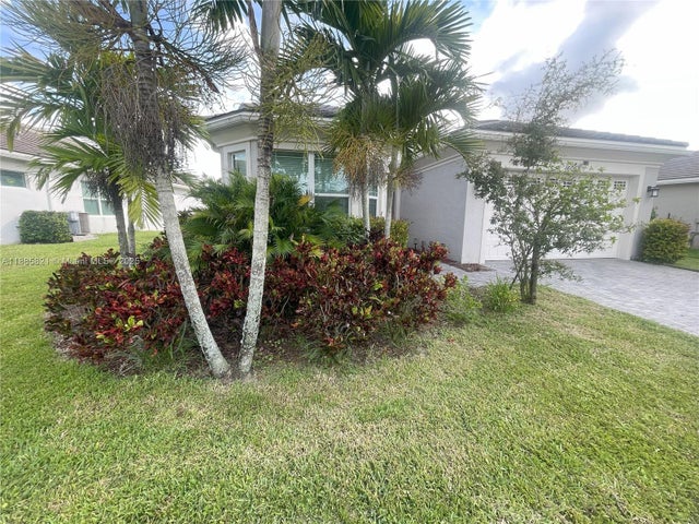 3 of 44 - 16053 Rain Lilly Way, Westlake, FL