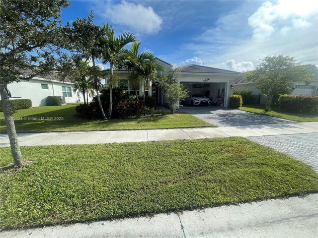 4 of 44 - 16053 Rain Lilly Way, Westlake, FL