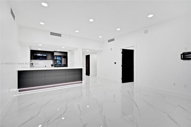 1800 N Bayshore Dr 512, Miami