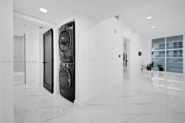 4 of 52 - 1800 N Bayshore Dr 512, Miami, FL