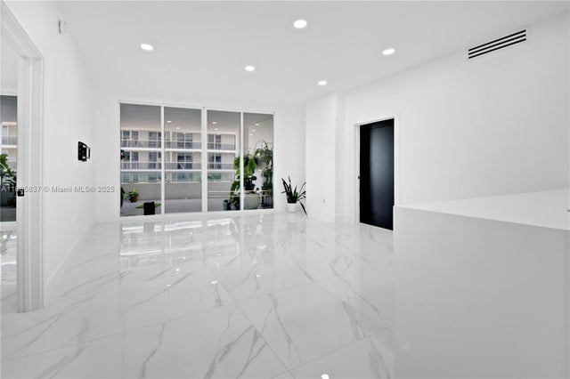 5 of 52 - 1800 N Bayshore Dr 512, Miami, FL