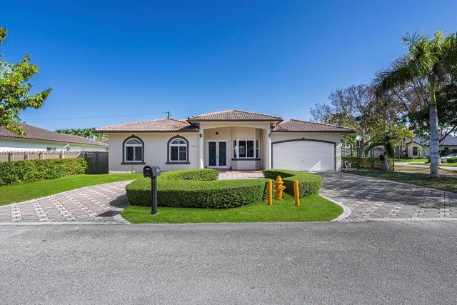 3 of 43 - 9201 Sw 170th Ln, Palmetto Bay, FL