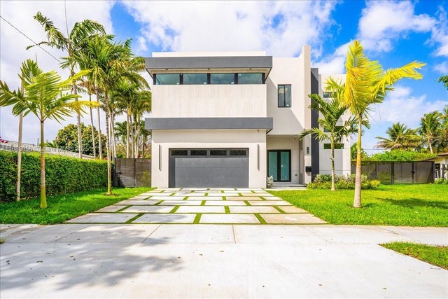 2 of 35 - 21320 Ne 26th Ave, Miami, FL