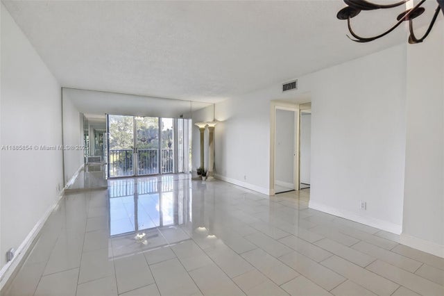 2 of 38 - 4200 Hillcrest Dr 308, Hollywood, FL