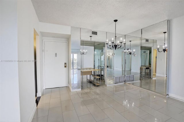 5 of 38 - 4200 Hillcrest Dr 308, Hollywood, FL