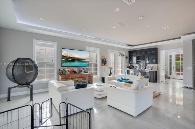 2 of 35 - 555 Peachtree Rd, Orlando, FL