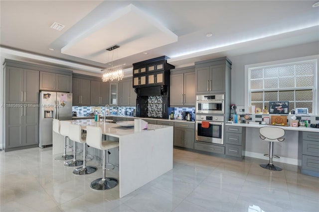 5 of 35 - 555 Peachtree Rd, Orlando, FL