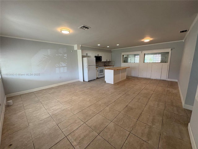 2 of 20 - 165 Nw 192nd St, Miami Gardens, FL