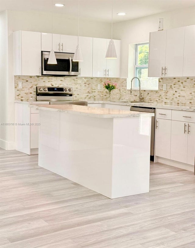 3 of 24 - 1000 Nw 13th St, Fort Lauderdale, FL