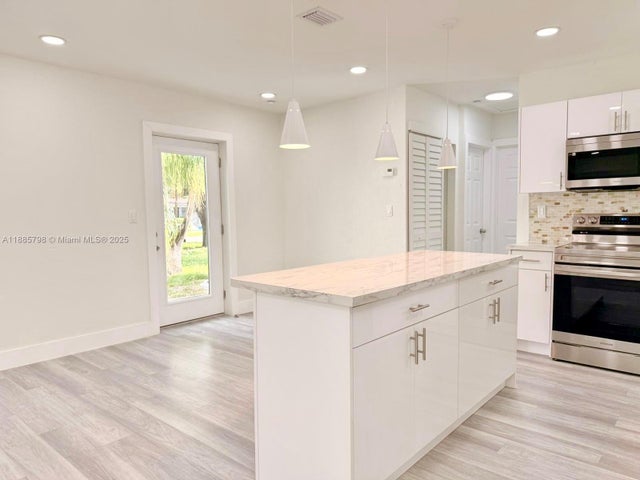 5 of 24 - 1000 Nw 13th St, Fort Lauderdale, FL