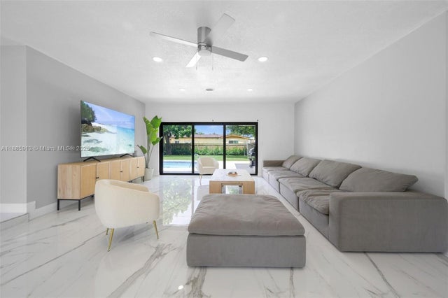 5 of 27 - 1951 Ne 187th Dr, North Miami Beach, FL