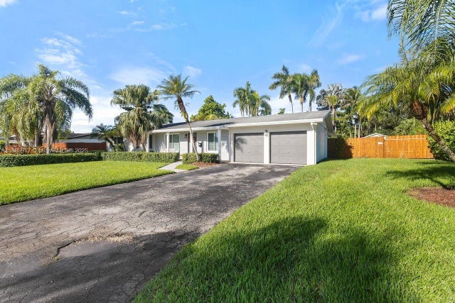 4 of 39 - 11220 Sw 99th Ct, Miami, FL