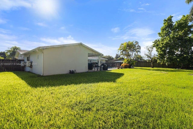 5 of 39 - 11220 Sw 99th Ct, Miami, FL