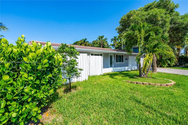 3 of 42 - 1730 Ne 9th Ave, Fort Lauderdale, FL