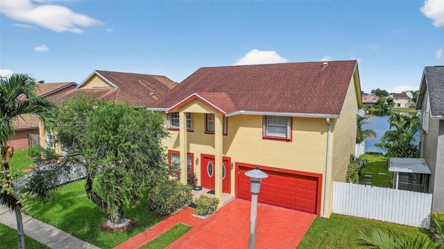 1 of 66 - 1001 Sw 100th Ter, Pembroke Pines, FL