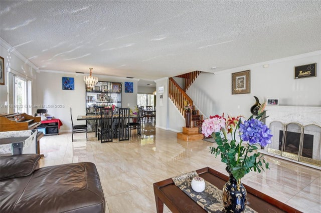 5 of 66 - 1001 Sw 100th Ter, Pembroke Pines, FL